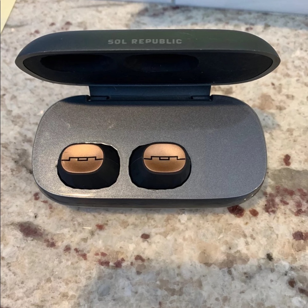 Sol republic wireless headphones